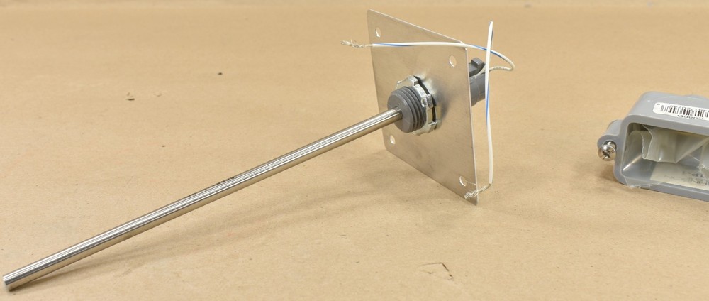 Johnson Control TE-6321P-1, Temperature Sensor, Duct Probe, 1000 OHM, Element 8"