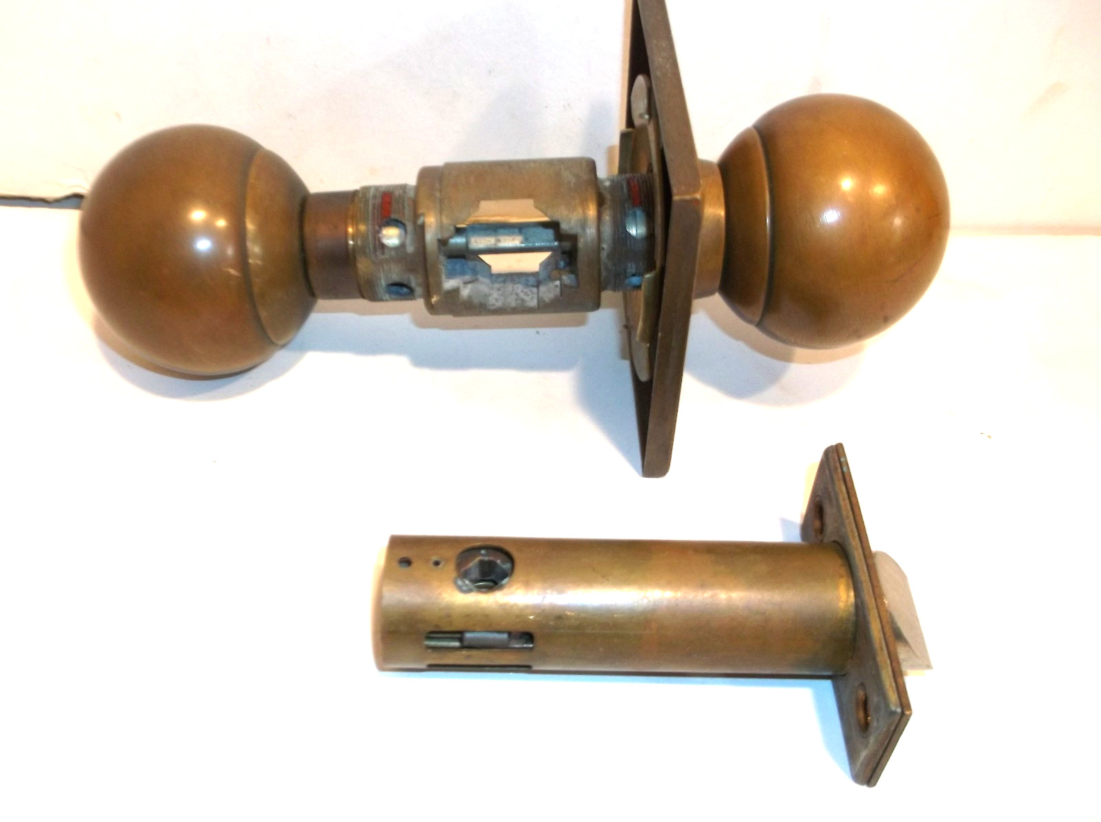 VINTAGE SARGENT DOOR KNOB & SPRING LATCH #7  804 H  Interior Door