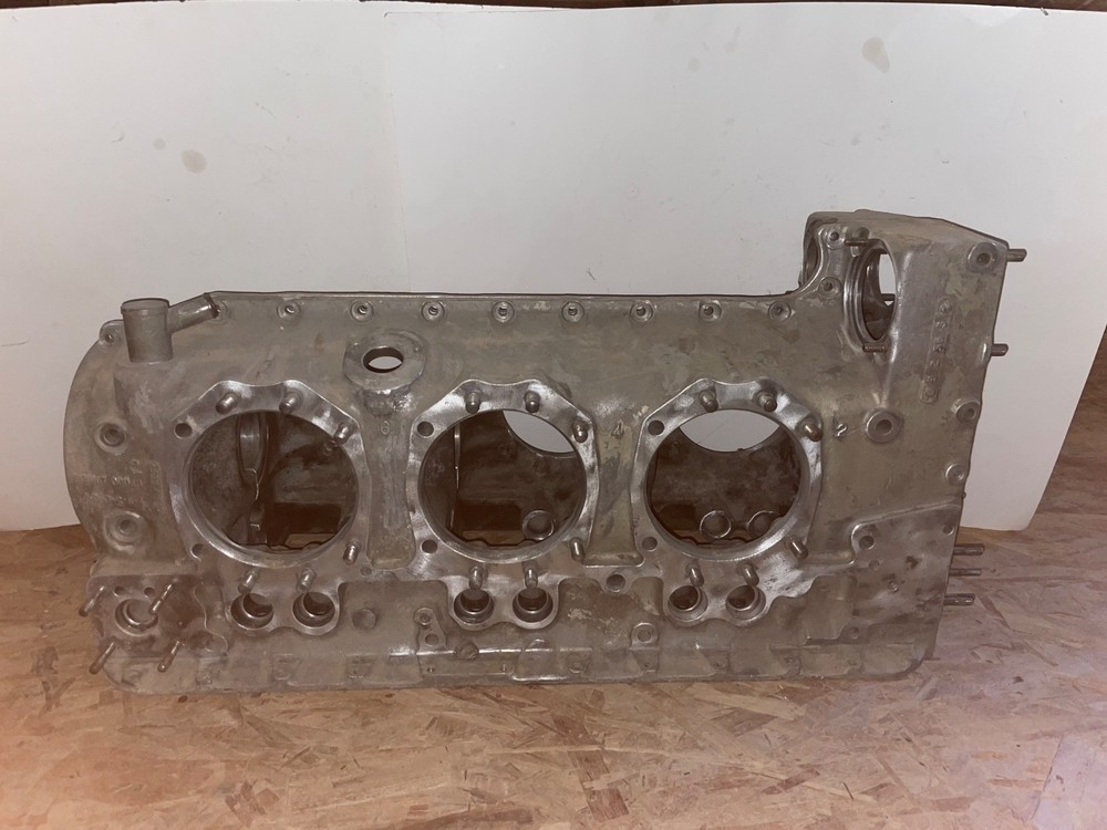 Continental 0–470 crankshaft housing