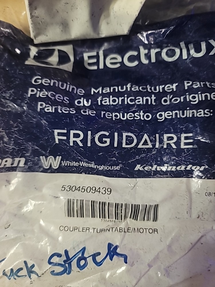 5304509439 FRIGIDAIRE COUPLER