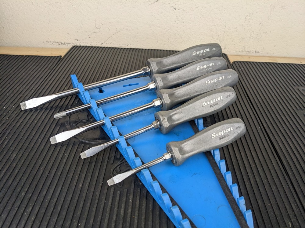 #bd800 SNAP ON 5 PIECE COMBO SCREWDRIVER SET - DARK TITANIUM
