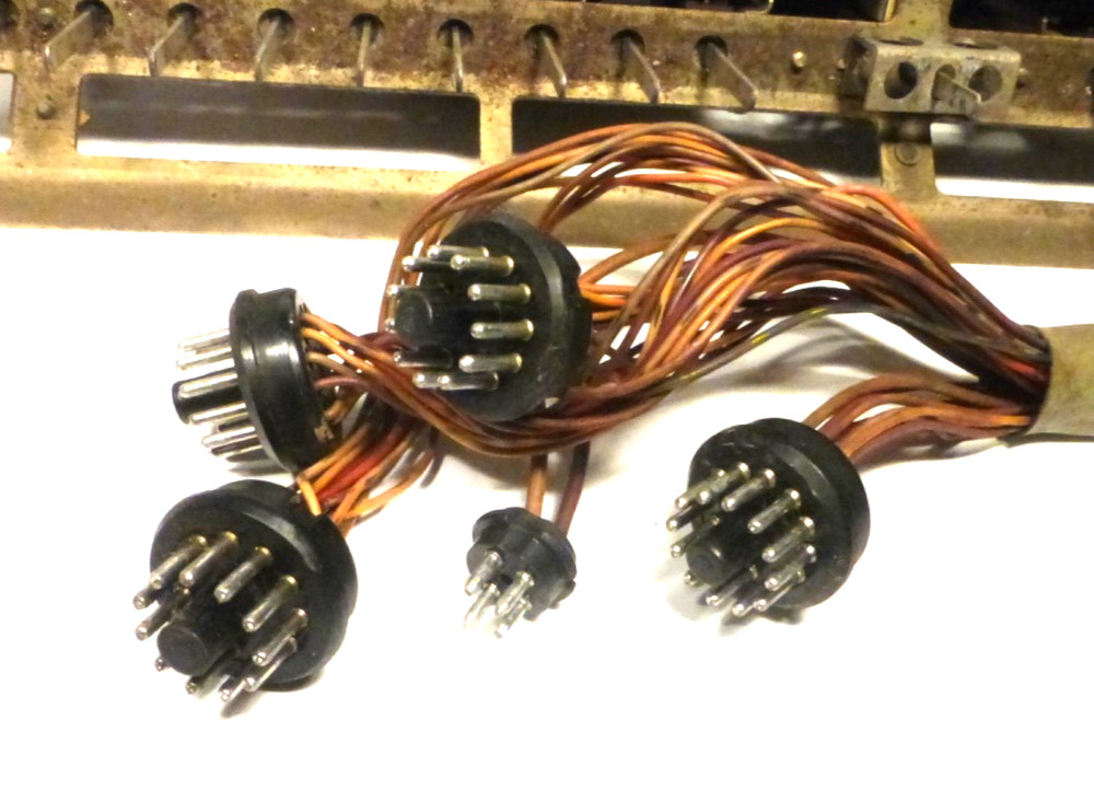 WURLITZER 3100 JUKEBOX part: UNTESTED BUTTON RACK w/ ALL CABLES