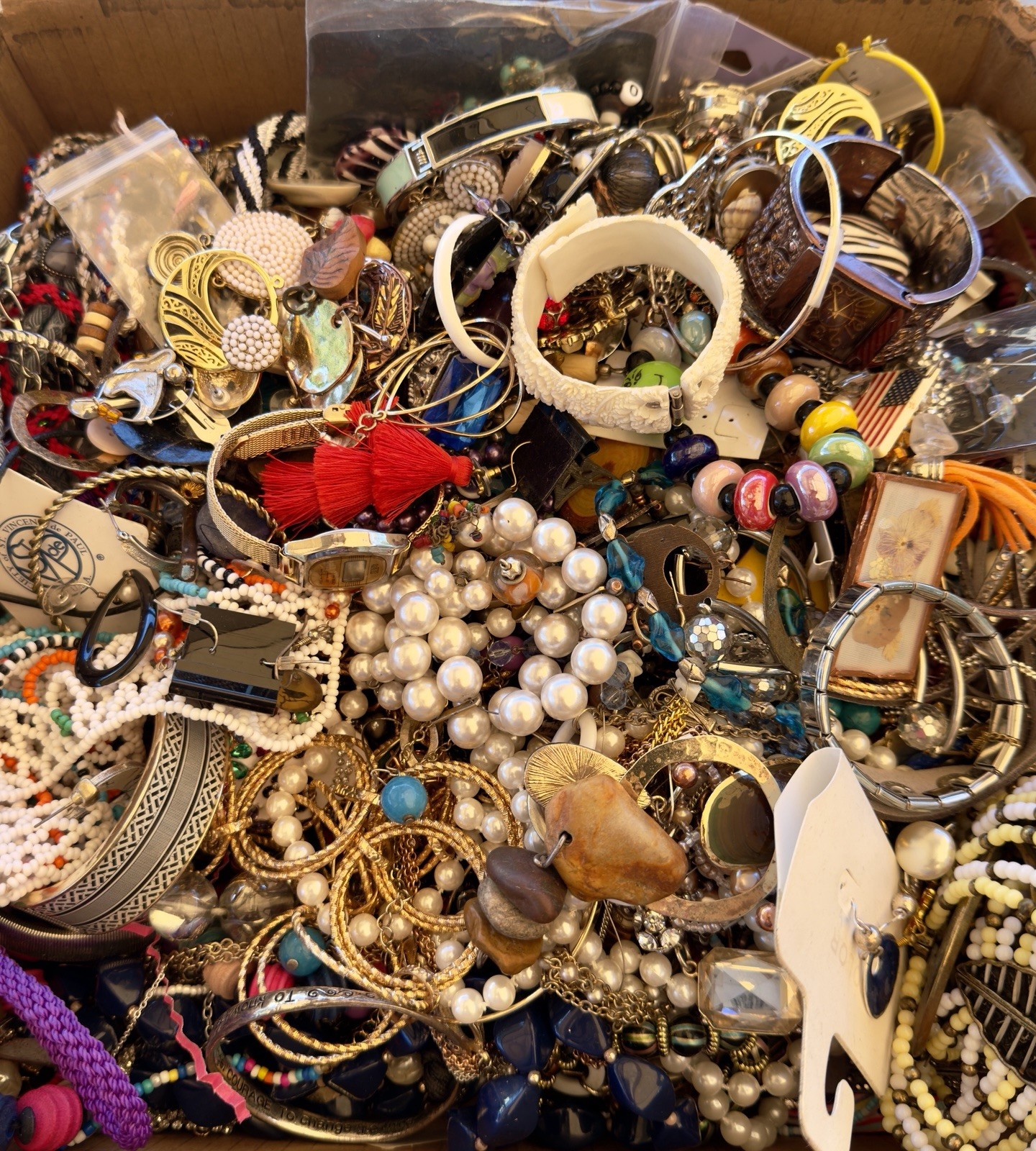 MIXED JEWELRY LOT CRAFT REPAIR, RESELL, REPURPOSE, VINTAGE TO NOW! 20 POUNDS