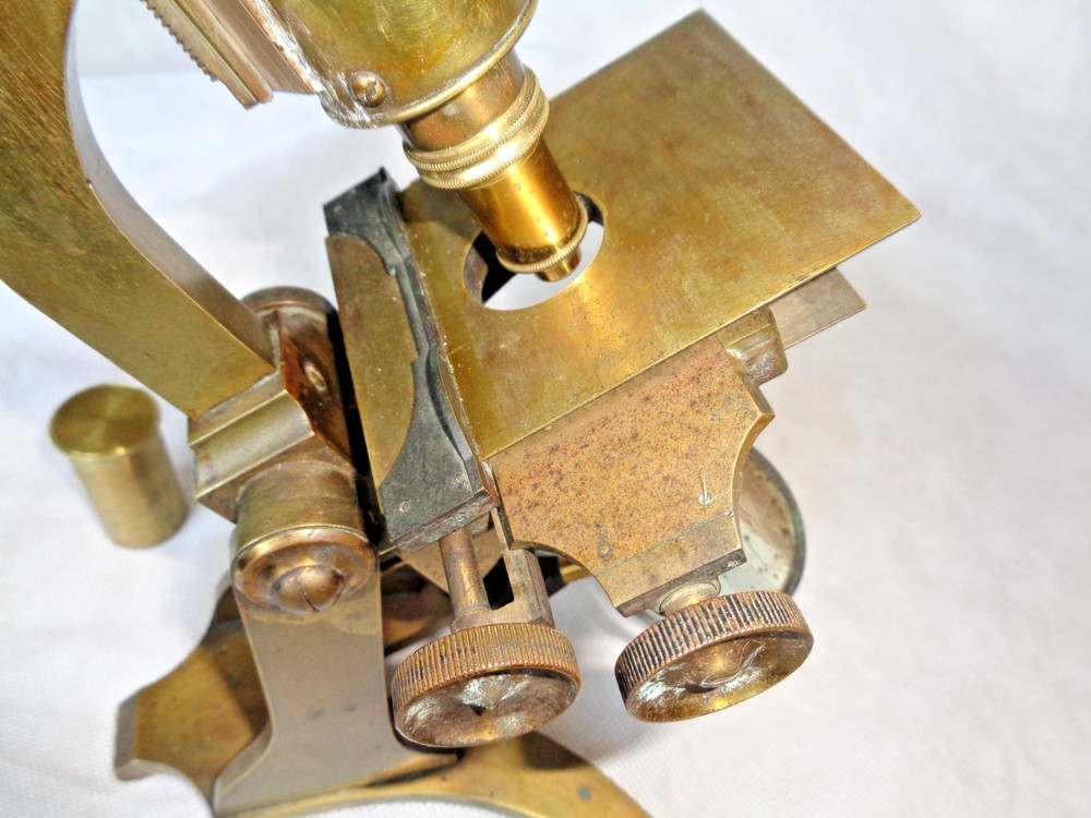 SCOTTISH VICTORIAN c1850 COMPOUND MONOCULAR BRASS MICROSCOPE JAMES WHITE GLASGOW