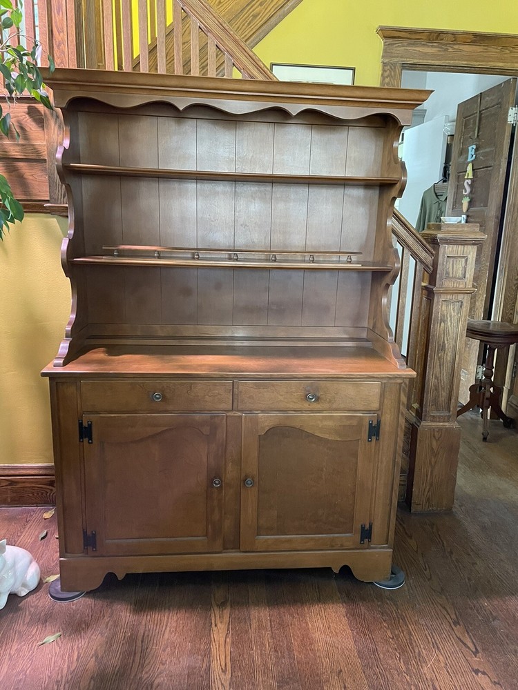 ethan allen maple hutch