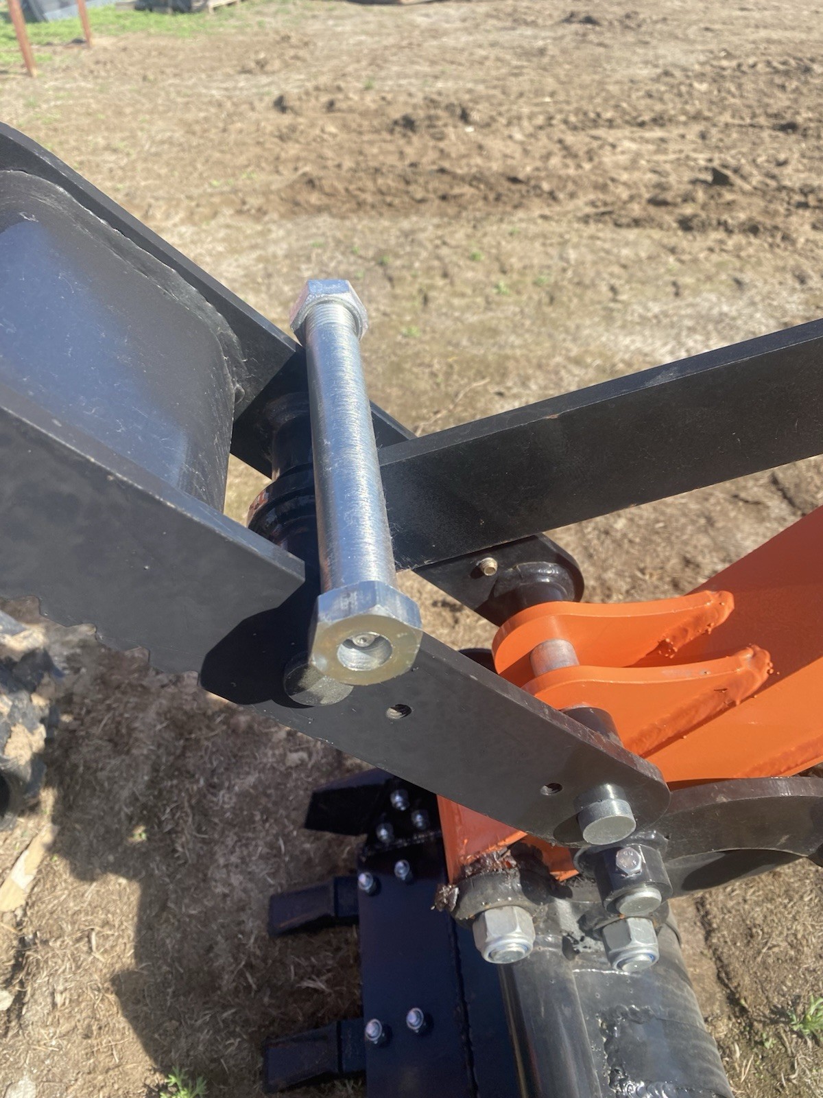 25 Mm Pins For One Ton China Excavator Greasable Bucket Thumb