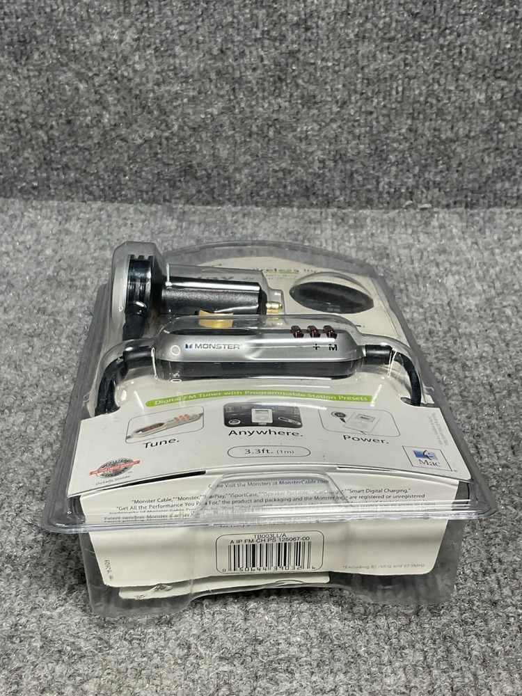 Monster iCarPlay Wireless 😊 FM Transmitter/Charger for iPod