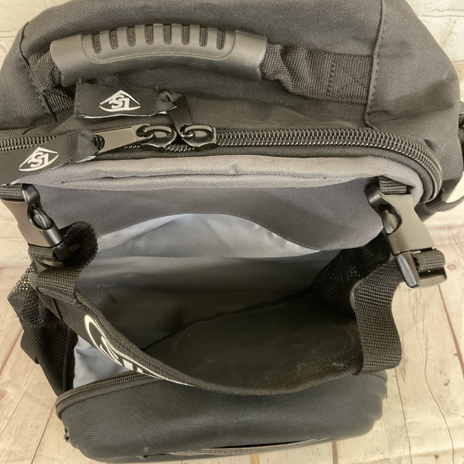 Louisville Slugger MV35140698 Athletic Baseball Backpack Black Grey OS