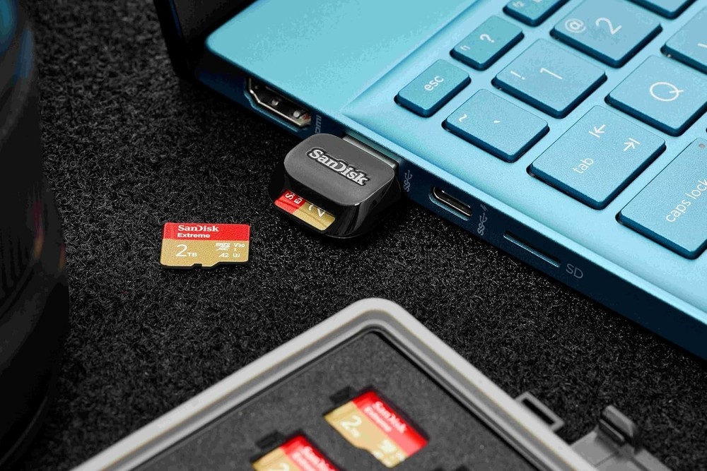 SanDisk QuickFlow microSD micro SDXC UHS-I Card USB-A Reader SDDR-B731-GN6NN