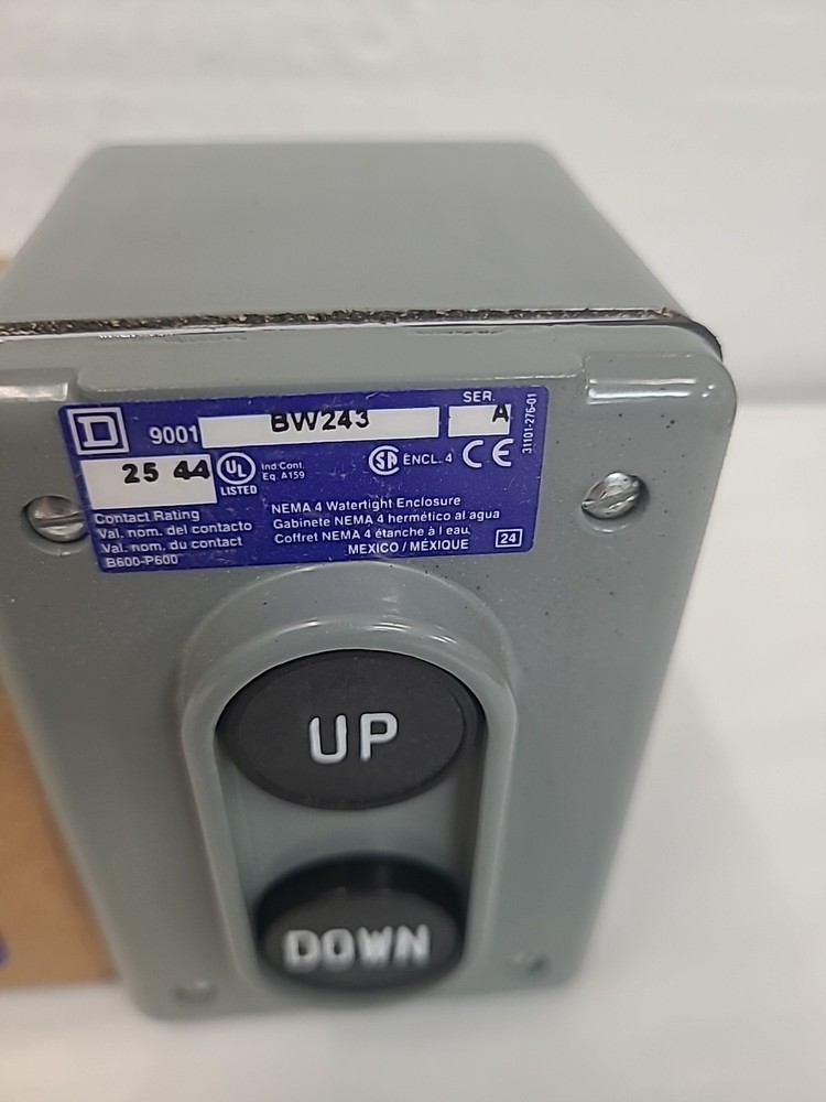 Square D 9001BW243 Push Button Control Station