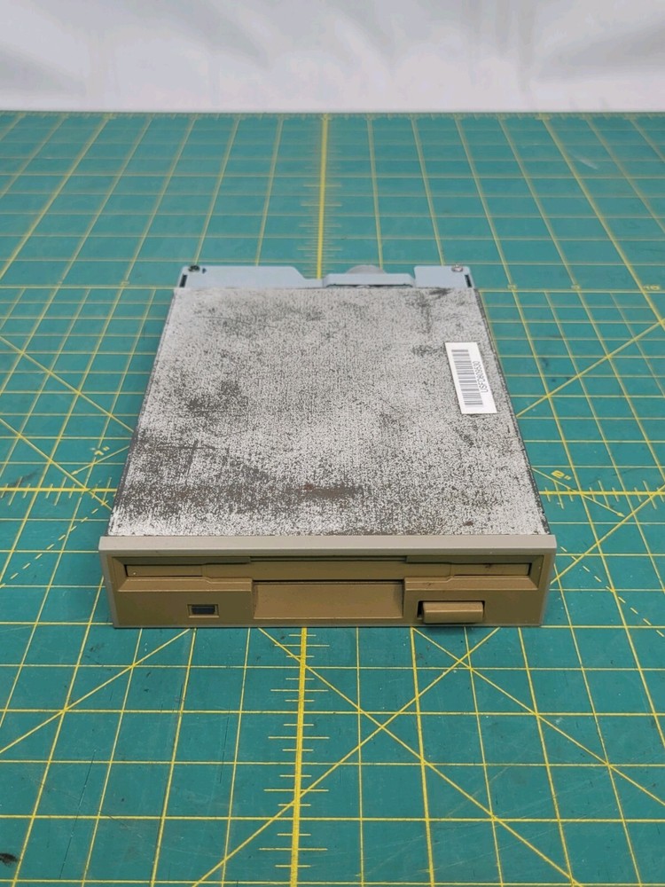 Newtronics Mitsumi D359T3 3.5" Jumperable Floppy Disk Drive Untested