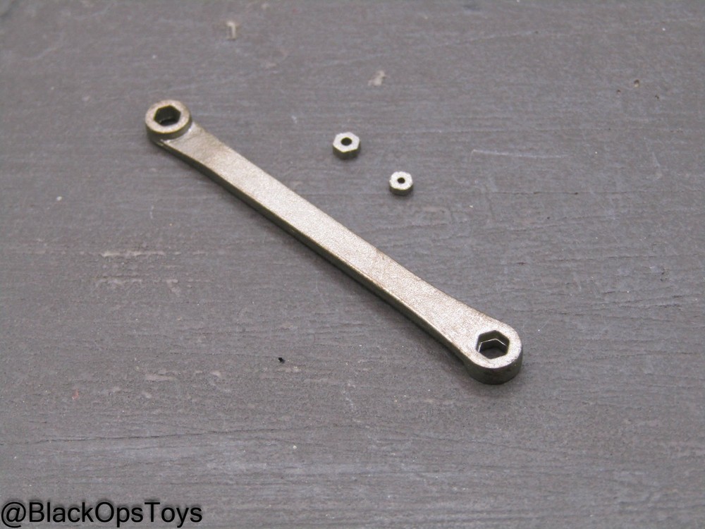 1/6 Scale Toy Wrench w/Nuts