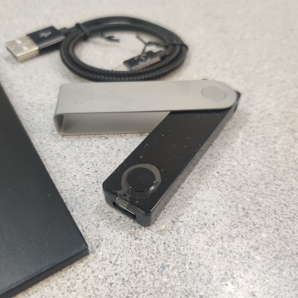 Ledger - Nano X Crypto Hardware Wallet - Bluetooth - Open Box