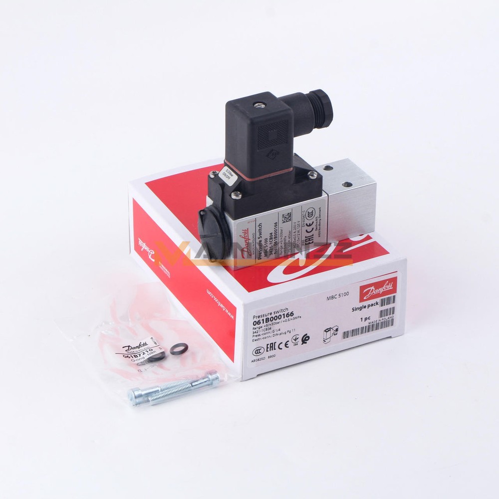 One New Danfoss 061B000166 pressure switch