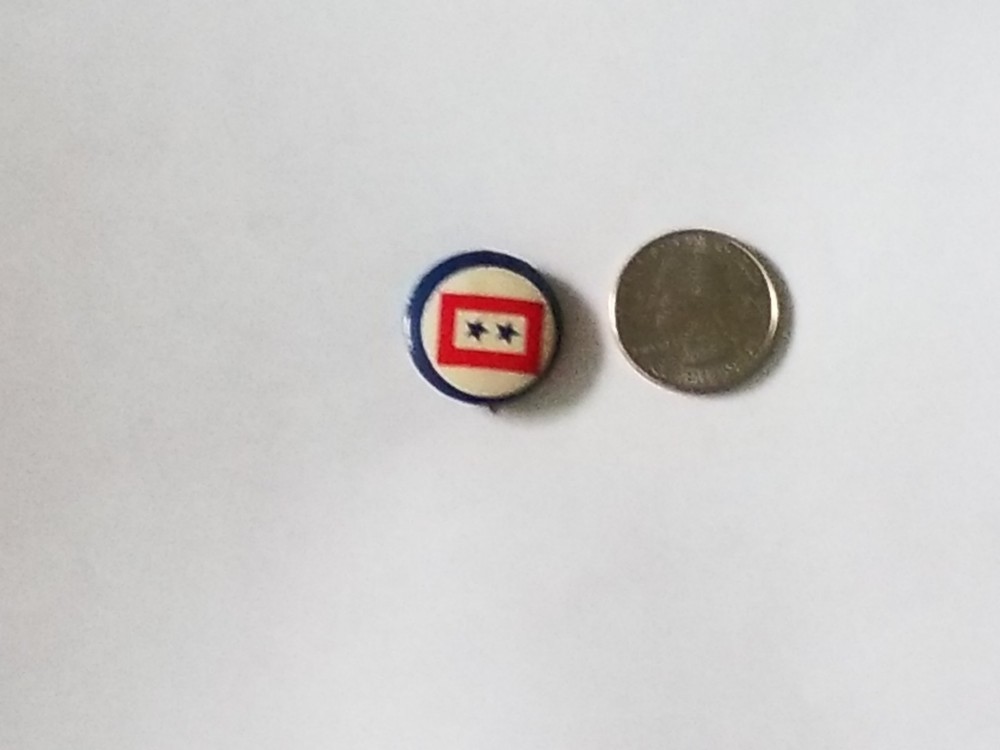 WW2 Pinback Sons in Service 2Stars Vg
