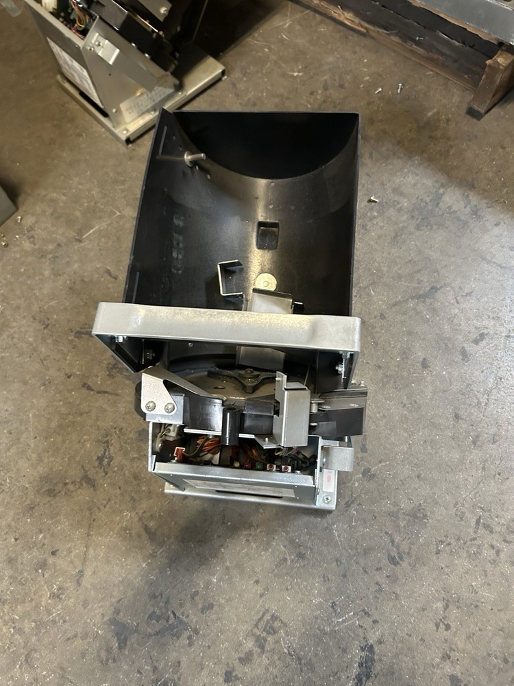 BALLY S 6000 HOPPER 5 CENT OR 25 CENT