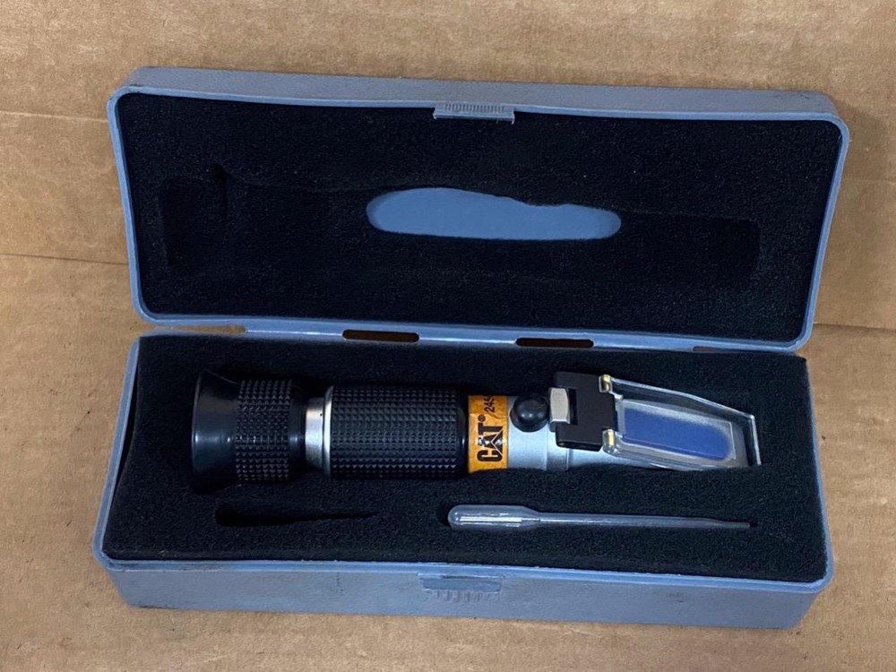 CATERPILLAR PORTABLE  REFRACTOMETER TESTER 245-5829- USED.
