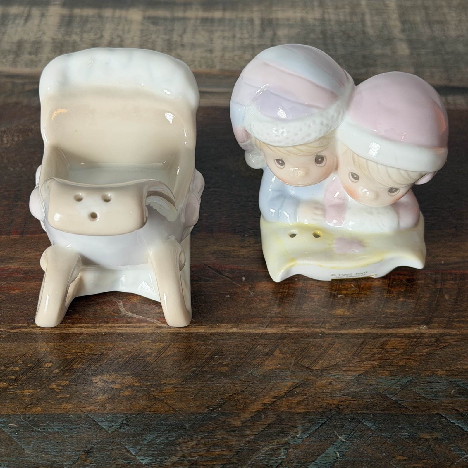 1995 Precious Moments Salt & Pepper Shaker Kids In Sleigh 869783 No Original Box