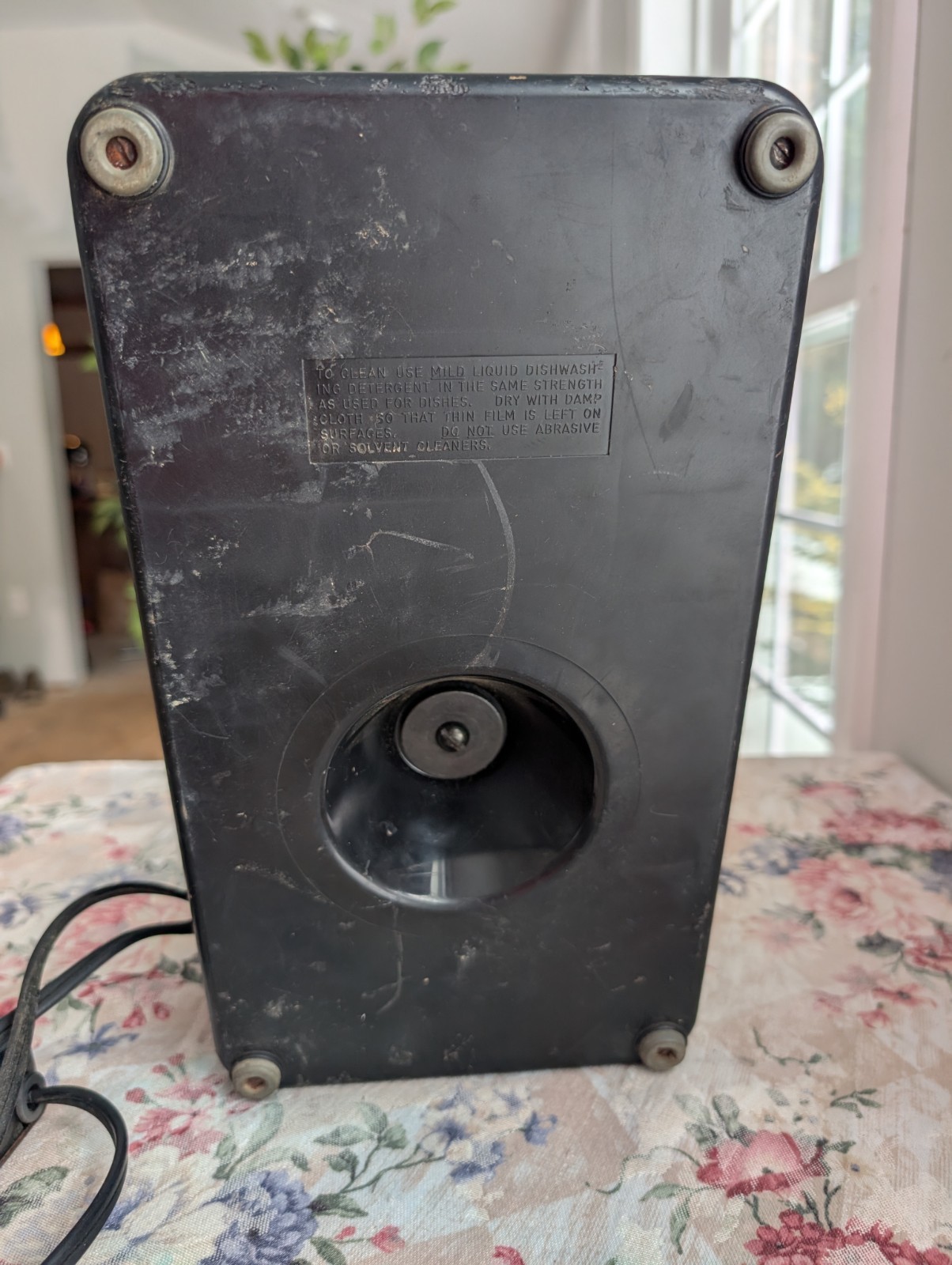 Vintage Singer Spartan 192K Sewing Machine w/Pedal - Needs Belt & Missing Plate