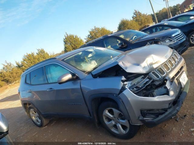 COMPASS 2018 Glove Box 4968077