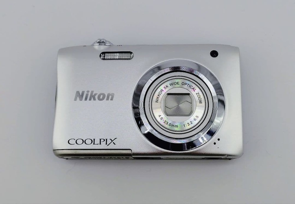 Nikon COOLPIX A100 Compact Digital Camera Silver Optical Zoom 5x