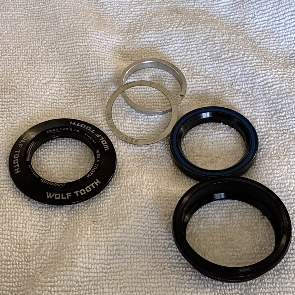 Performance ZS Upper Headset - Wolf Tooth Performance Headset - ZS44/28.6 Upper,