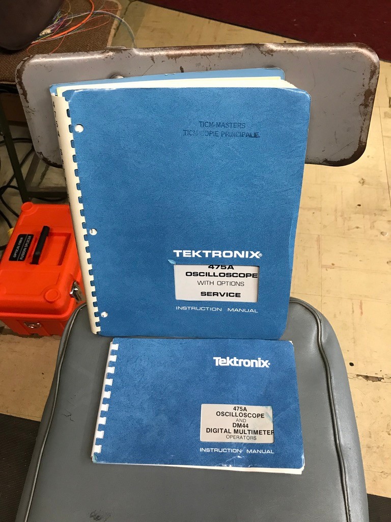 TEKTRONIX. 475A OSCILLOSCOPE WITH OPTIONS SERVICE INSTRUCTION MANUAL With Probes