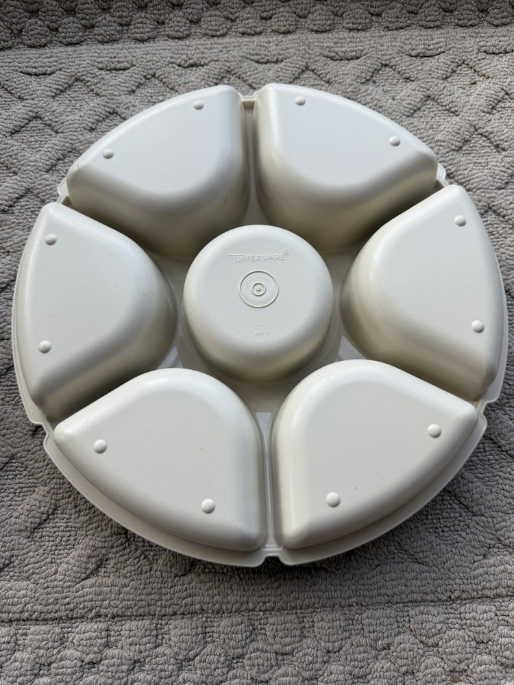 Tupperware Divided Dip Tray Serving Storage Set with lid Veggie Fruit