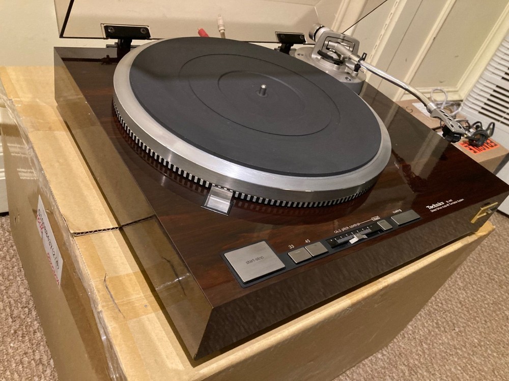 Technics SL M2 direct drive quartz lock turntable