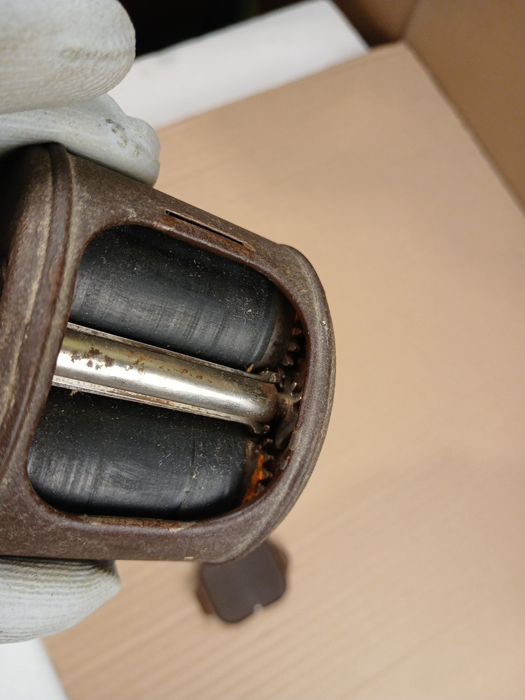 Vintage Twinplex Double Edge Razor Blade Sharpener Preowned