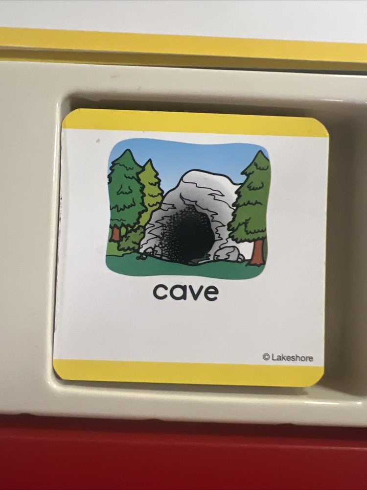 LAKESHORE LEARNING Creating Sight-Word Sentences Center