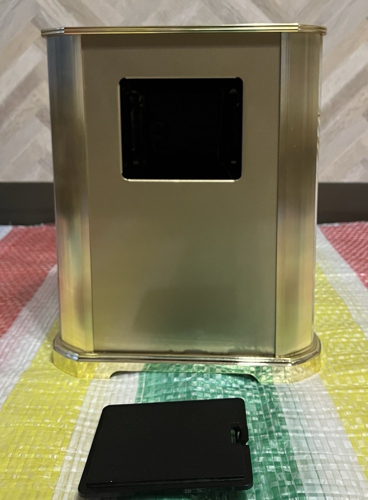 Queen Elizabeth 2 /Table Clock by Rhythm