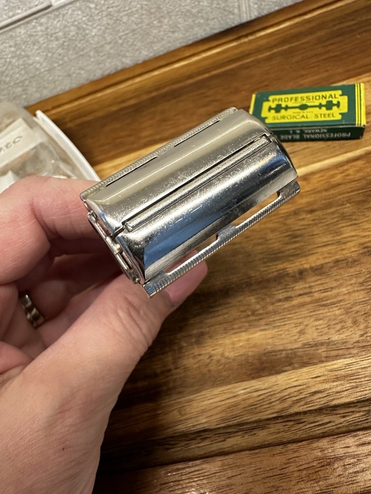 Vintage Gillette Adjustable Safety Razor Knurled Pattern