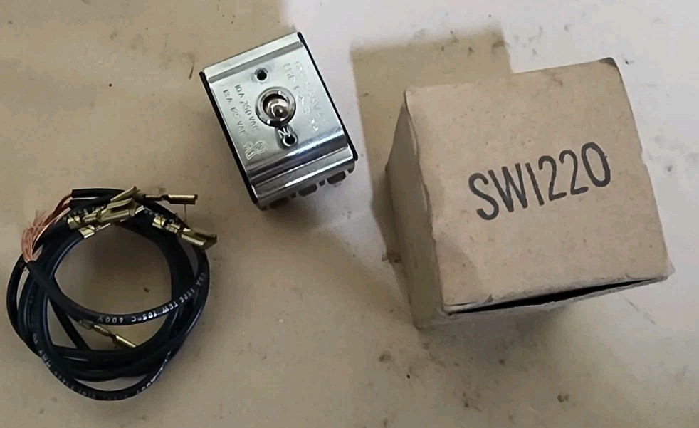SW 12 20 CARLING INDUSTRIES TOGGLE SWITCH Three Phase 10 Amp Switch