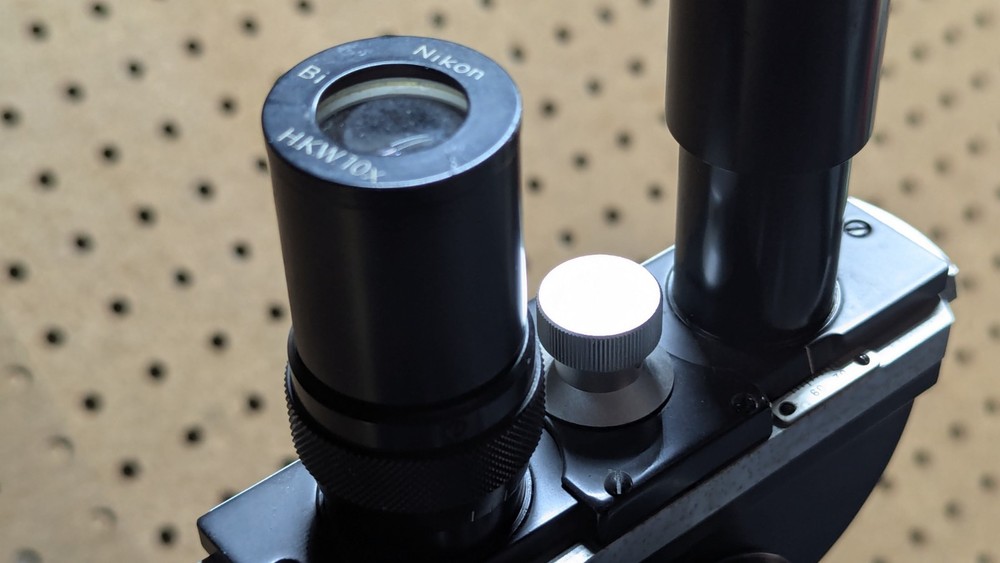 *Untested* Nikon S Microscope With Transformer And Objectives - Powers On L-KE?