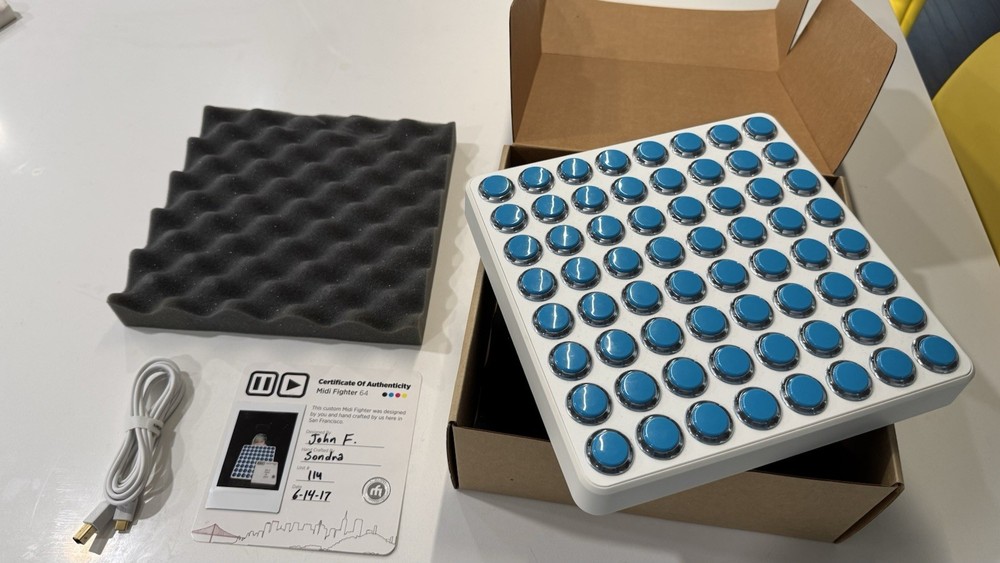 Midifighter 64 - USB MIDI Controller - White With Blue Buttons