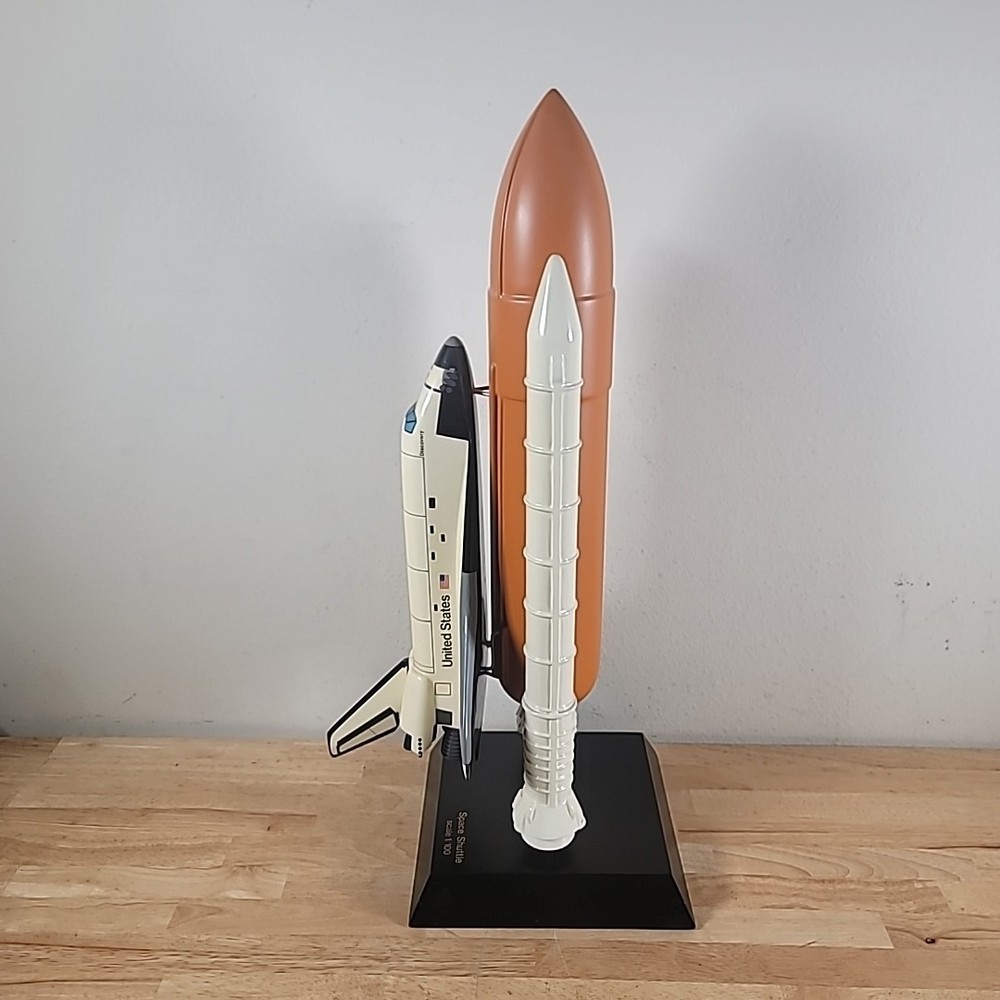 Nasa Atlantis Space Shuttle Orbiter Full Stack Desk Display 1/100 Scale