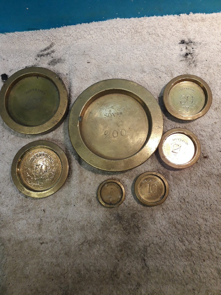 7 Vintage Solid Brass Stacking Sovereign Calibration Weights 2.9kg Gbs6