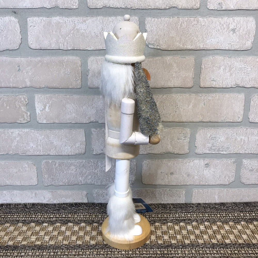 NWT St Nicholas Square White Wooden Nutcracker Holding a Tree