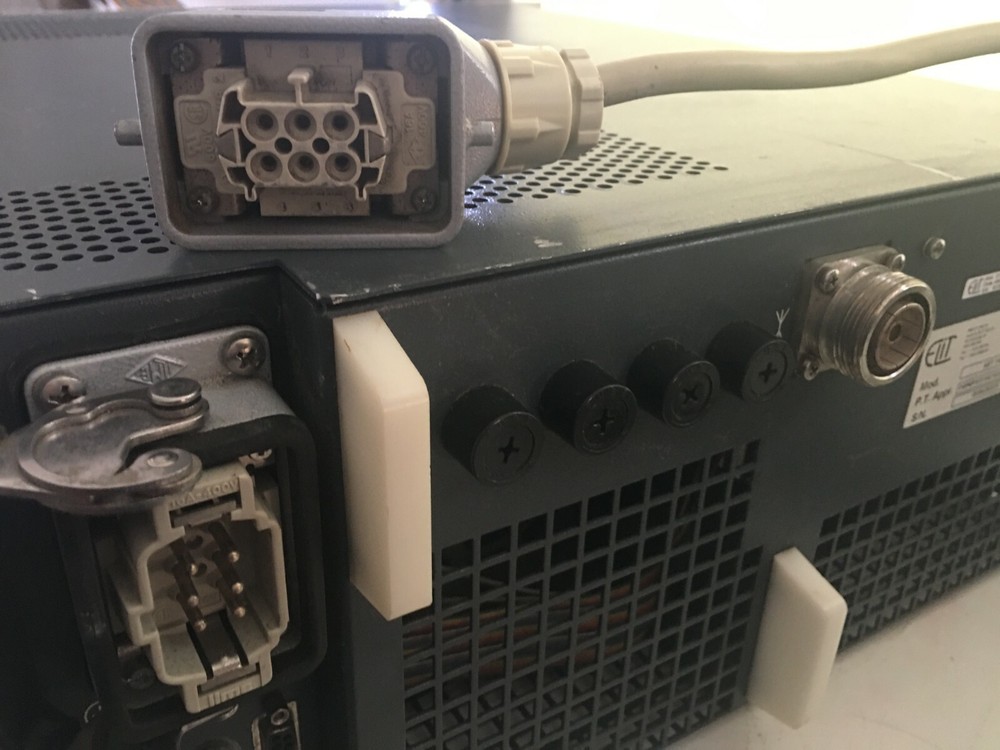 Broadcast Professional Transmitter FM 1000 watt - 88-108 Mhz