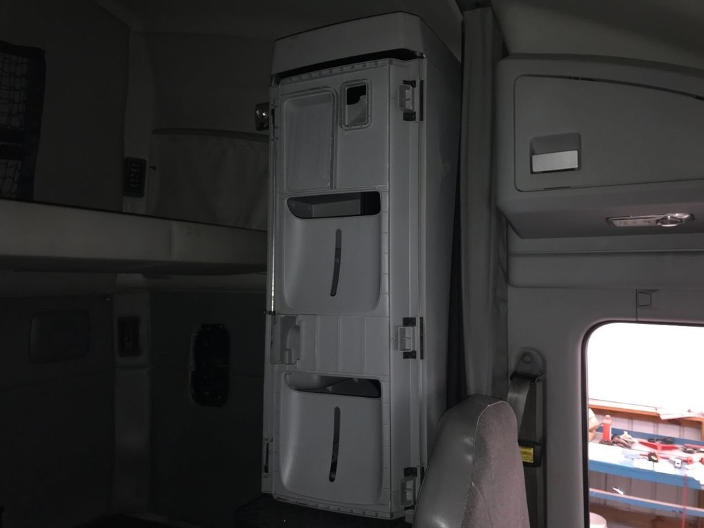 Kenworth T680 Left/Driver Sleeper Cabinet - Used