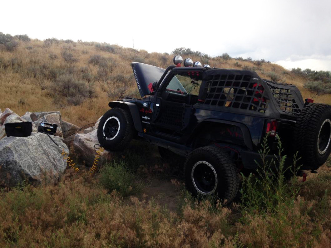 Smittybilt 2781 Air Compressor Portable Kit 12 volt w/ Bag / 5.65 CFM / 24' hose