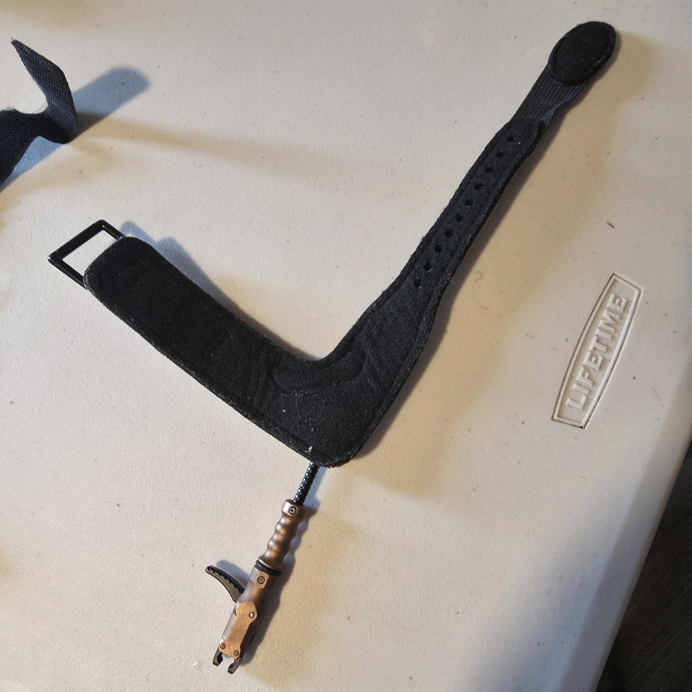 Archery bow release Two pieces both are in good working condition