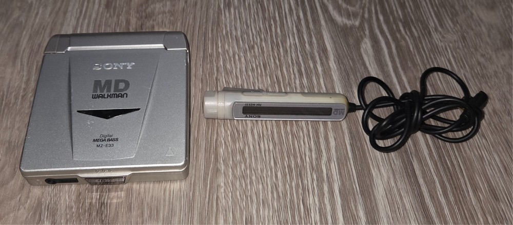 Sony Walkman MiniDisc Player MZ-E33 - Silver - Tested - PLEASE READ
