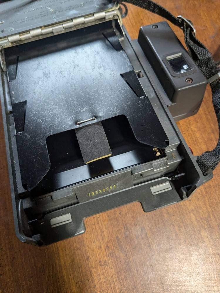 Vintage Polaroid Land Camera Automatic 104 Folding Instant Camera w/ Strap