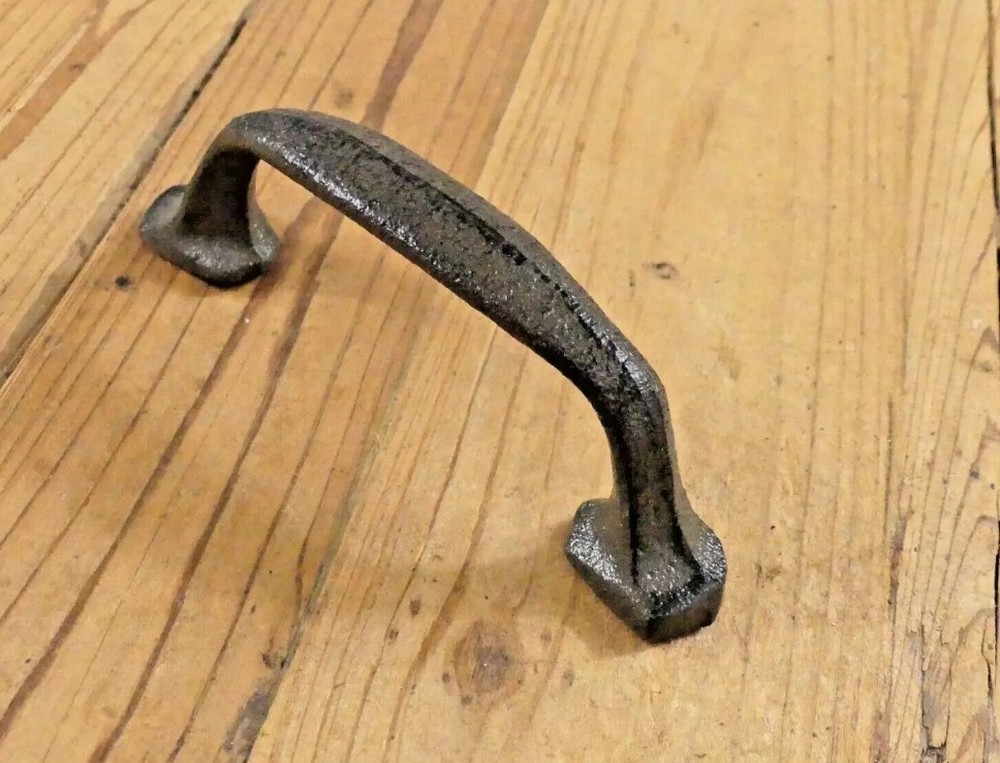 CAST IRON HANDLE RUSTIC DRAWER PULL 5 1/4" LONG W/ SCREWS PULLS HANDLES CABINET