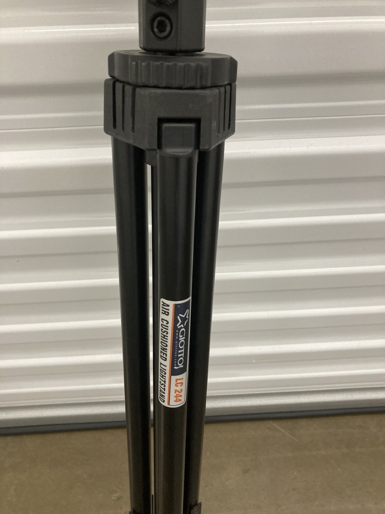Giottos LC244 Light Stands (black) - stand - used once -