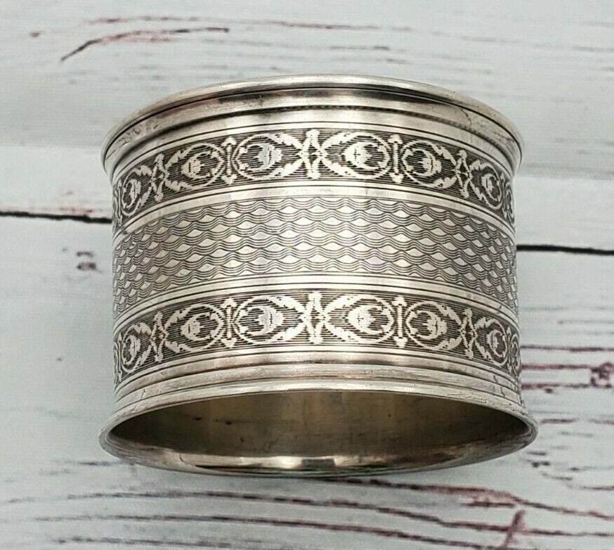 Sterling Silver napkin ring, Engine turned, Flowers, Mono