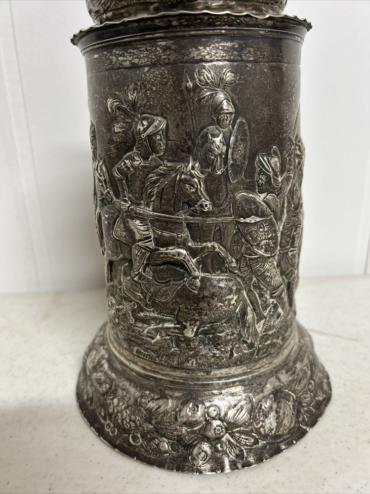 BEAUTIFUL SOLID SILVER REPOUSSE TANKARD, Battle Scene, English?, Very Old