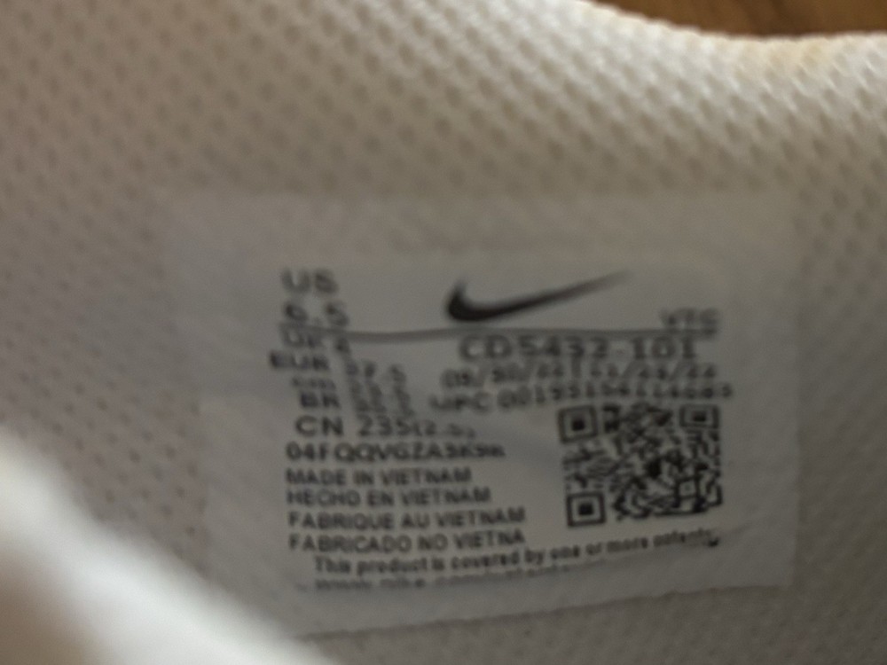 Nike Air Max Excee White Size 6.5